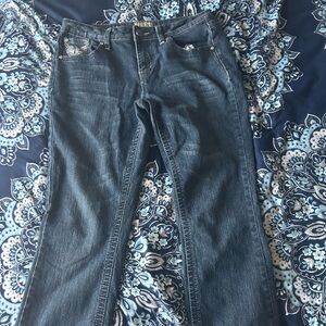 Embroidered denim jeans with a touch of glamour